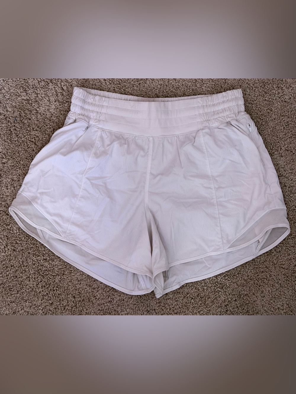 Lululemon Hotty Hot High Rise Lined Short 4” Size 8 in White